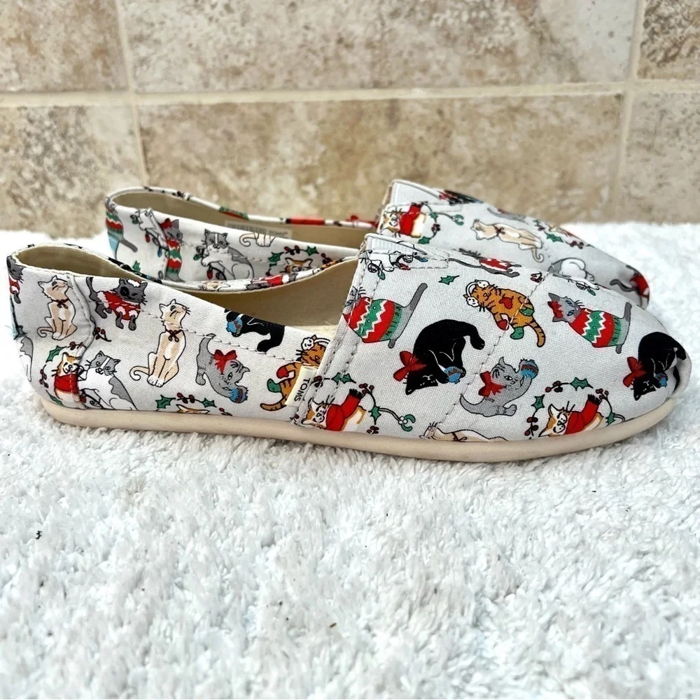 NEW TOMS Women’s Belmont Holiday Cats Print Light Grey Flats Shoes Size 7.5